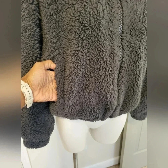Urban Outfitters Willow Fuzzy Charcoal Drawstring Teddy Zipper Sherpa Jacket(M) - Picture 9 of 13